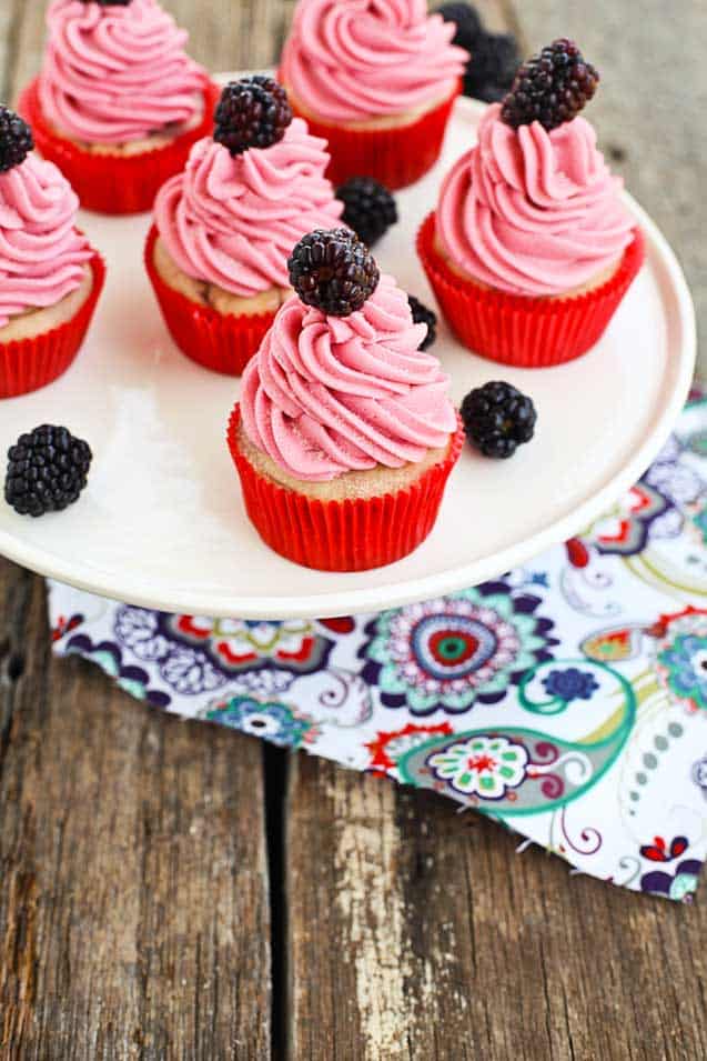 blackberry buttermilk cupcakes